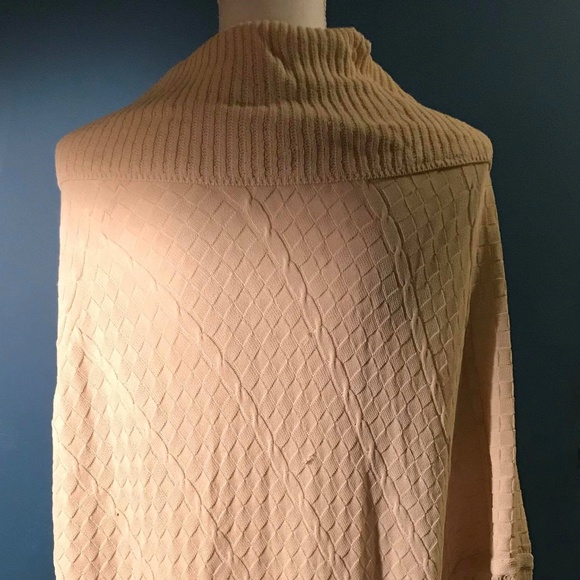 Vintage Cream Cowl Neck Shawl - Picture 2 of 7